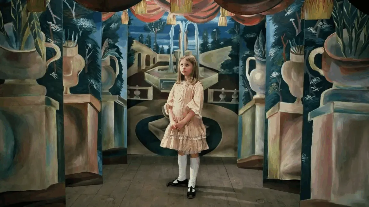 Póster oficial de Alice